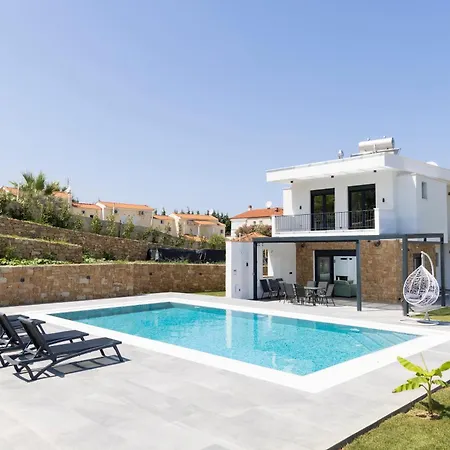 Azul 2 - Pool, Garden, Bbq