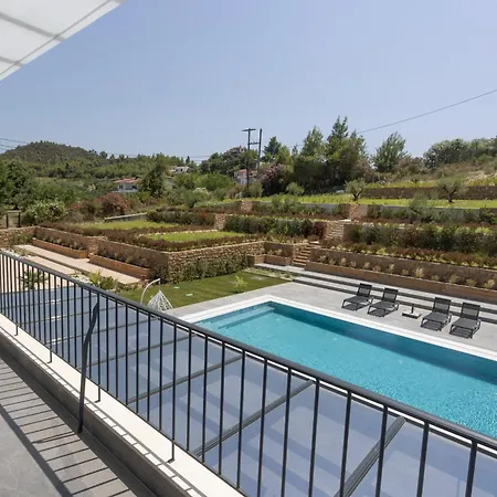 Azul 2 - Pool, Garden, Bbq